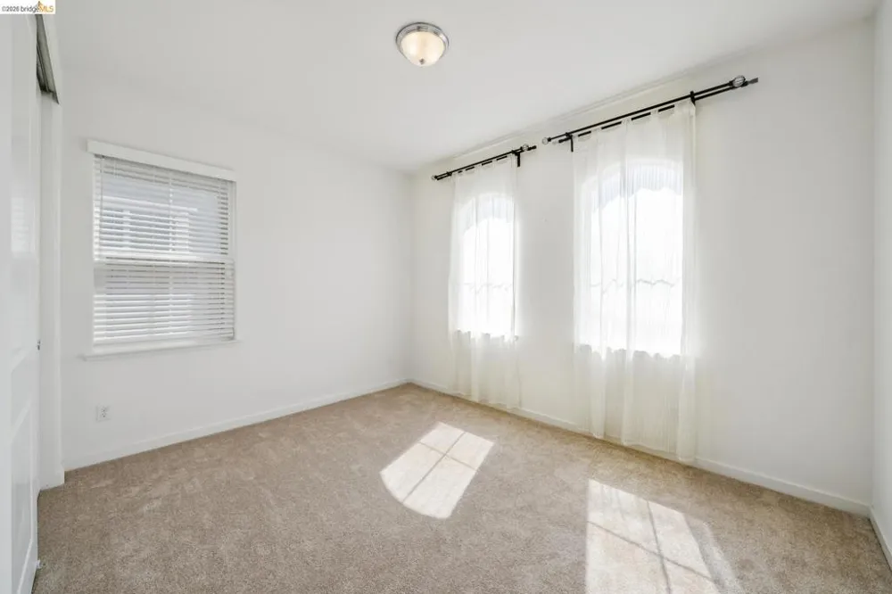 320 Heritage Ln Dixon, CA 95620