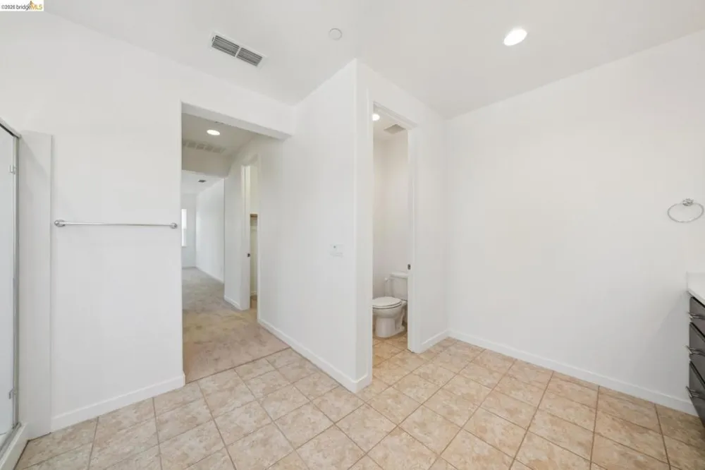 320 Heritage Ln Dixon, CA 95620