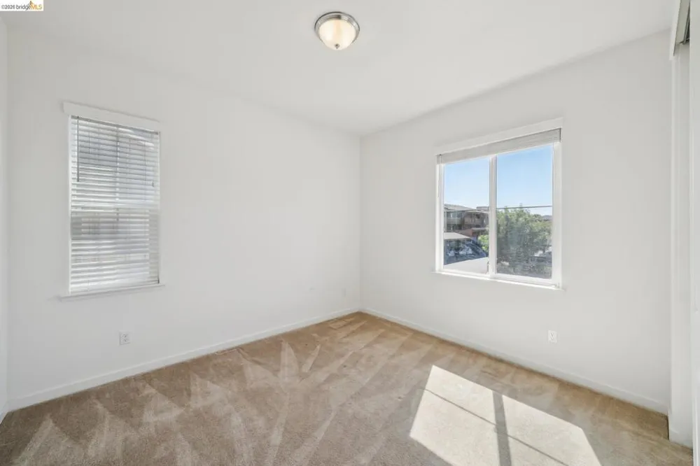 320 Heritage Ln Dixon, CA 95620