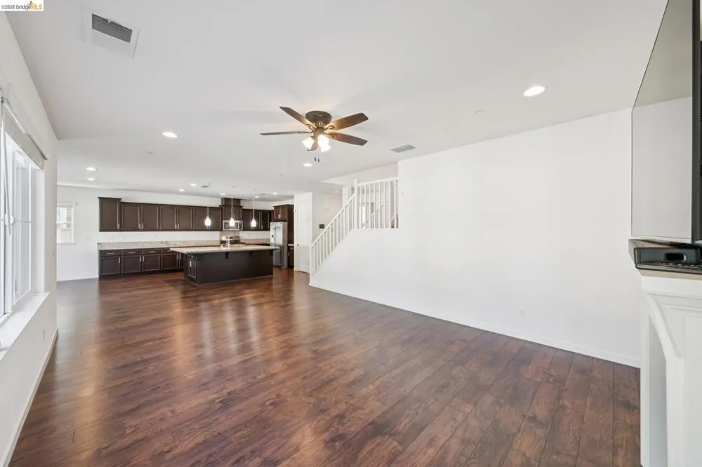 320 Heritage Ln Dixon, CA 95620