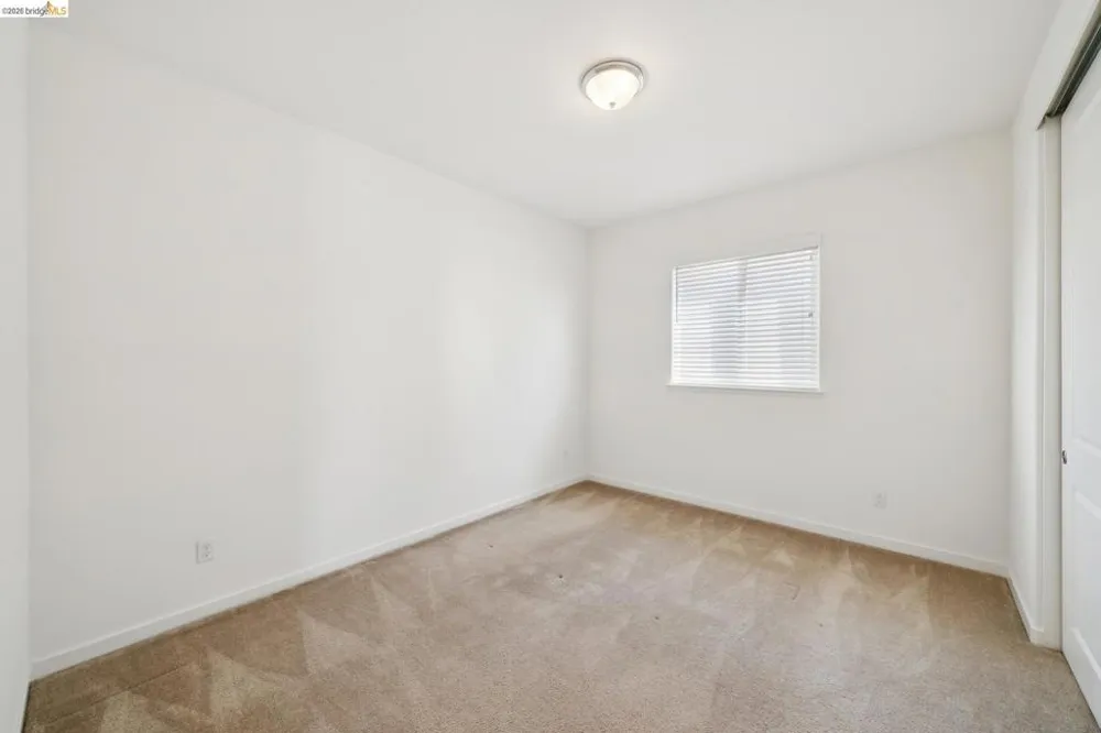 320 Heritage Ln Dixon, CA 95620