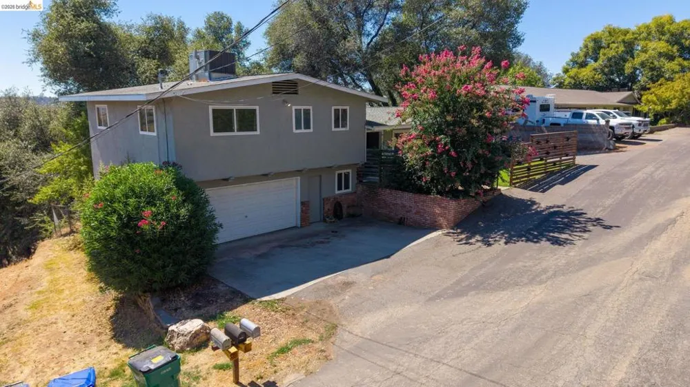 19085 North Dr Jamestown, CA 95327