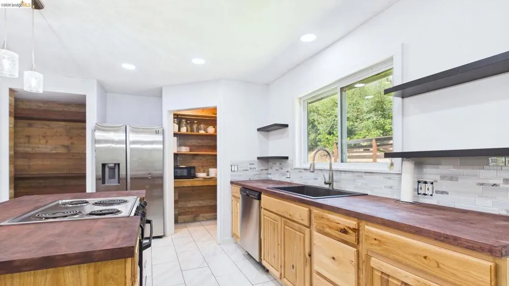 19085 North Dr Jamestown, CA 95327