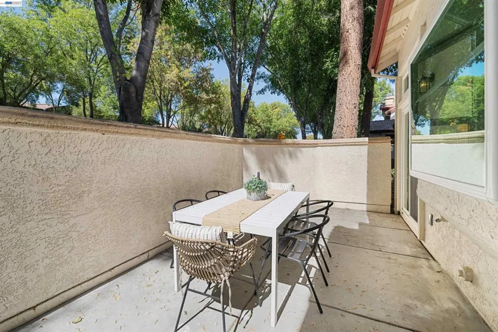 5740 Belleza Dr Pleasanton, CA 94588