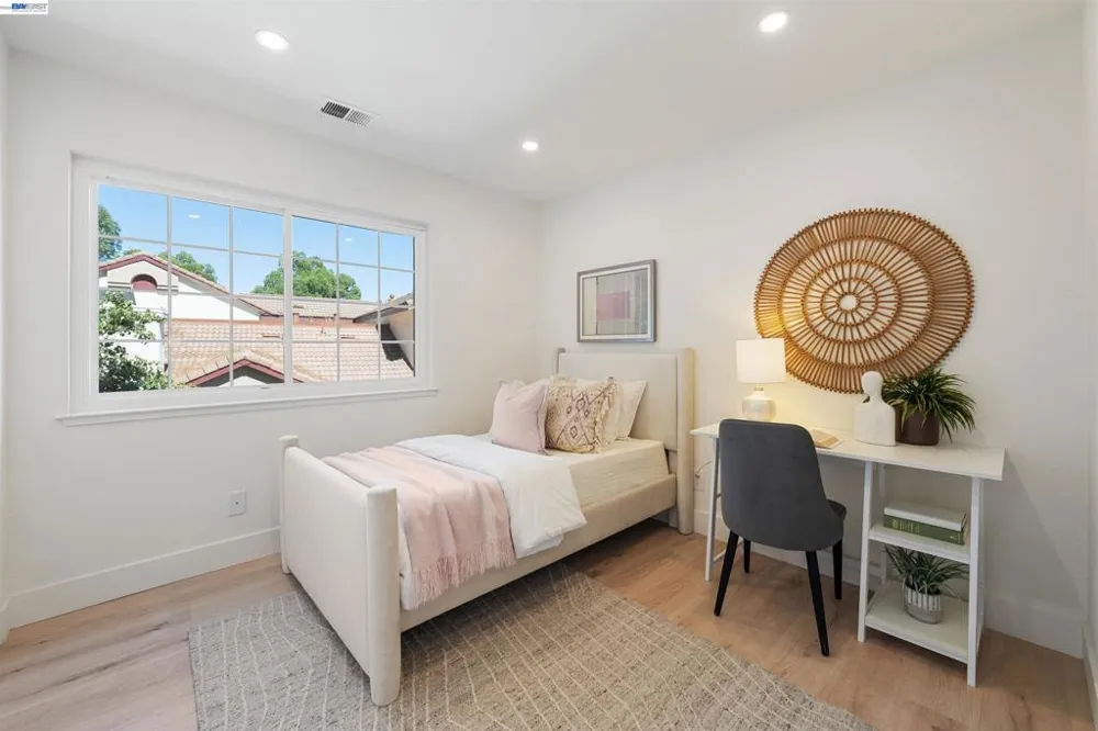 5740 Belleza Dr Pleasanton, CA 94588