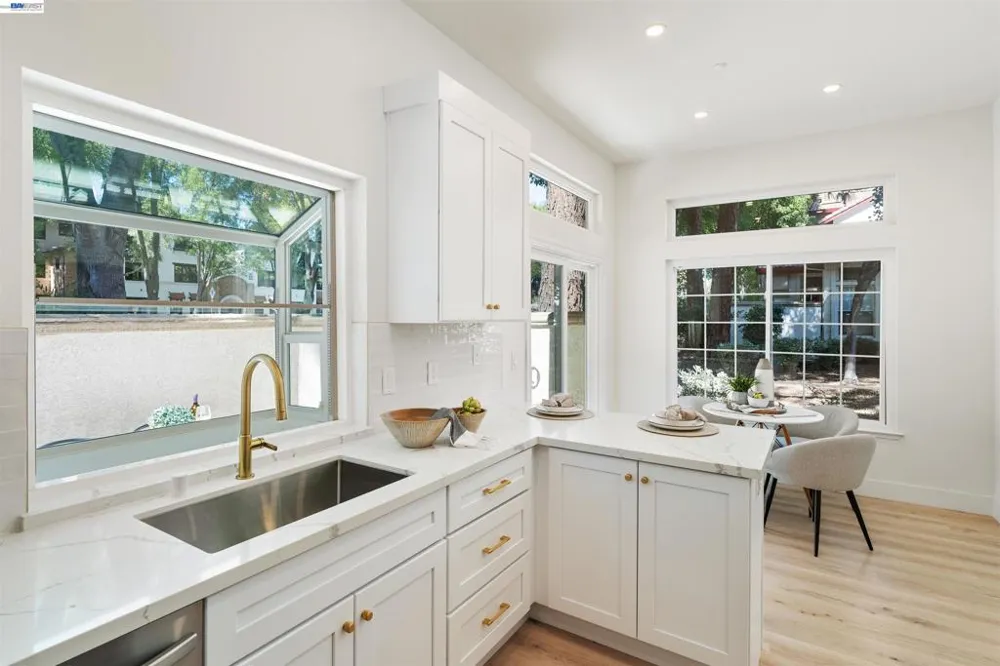 5740 Belleza Dr Pleasanton, CA 94588