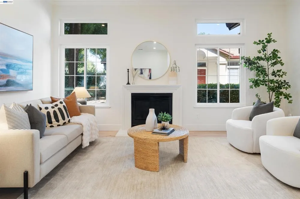 5740 Belleza Dr Pleasanton, CA 94588