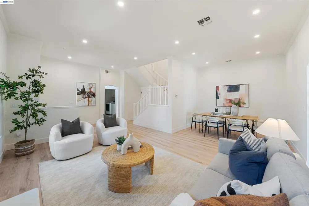 5740 Belleza Dr Pleasanton, CA 94588