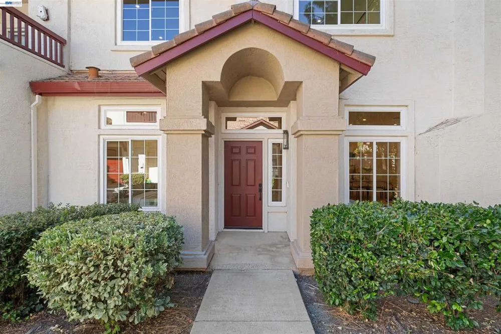5740 Belleza Dr Pleasanton, CA 94588