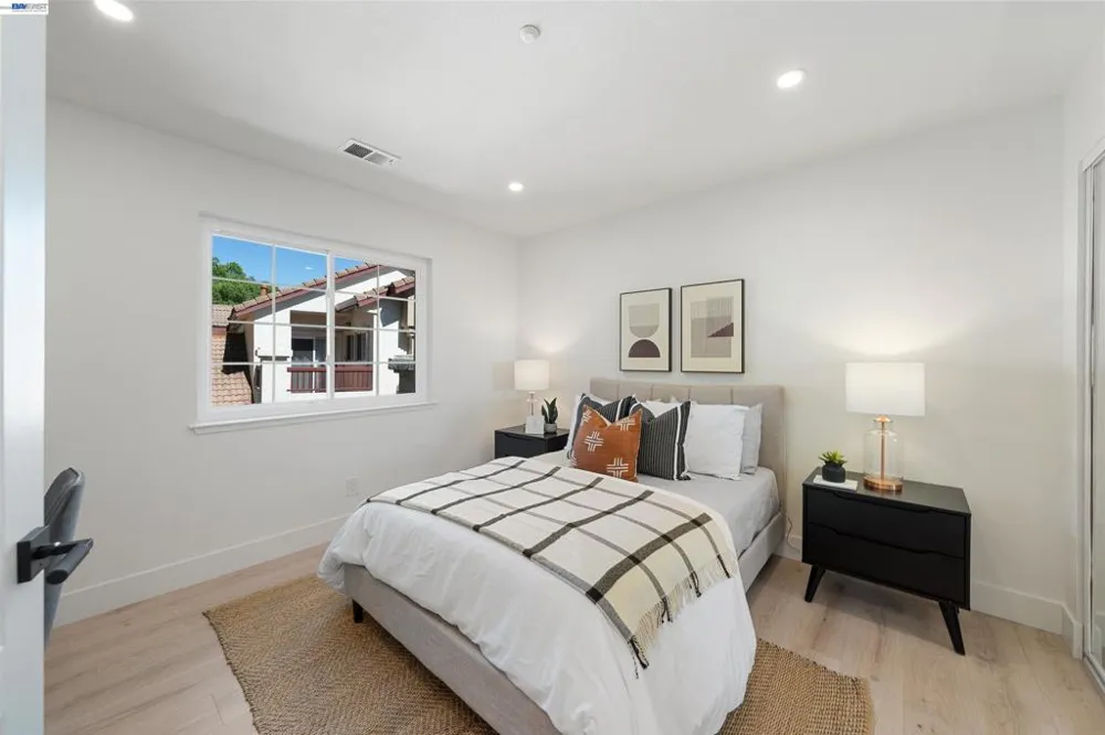 5740 Belleza Dr Pleasanton, CA 94588