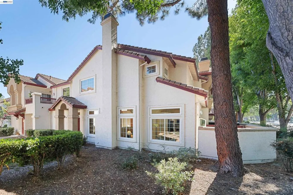 5740 Belleza Dr Pleasanton, CA 94588