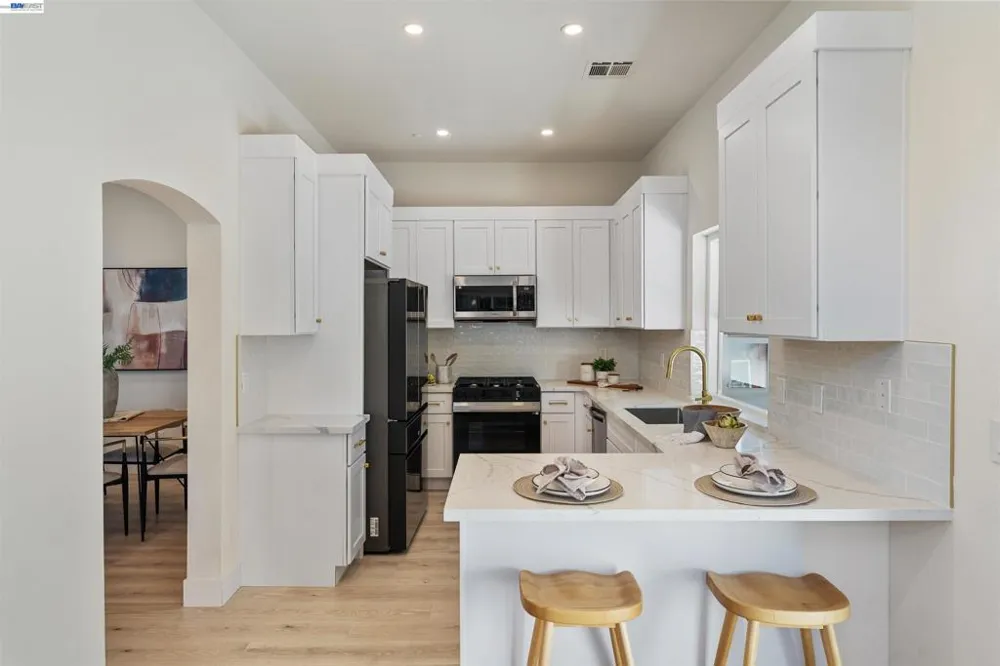 5740 Belleza Dr Pleasanton, CA 94588