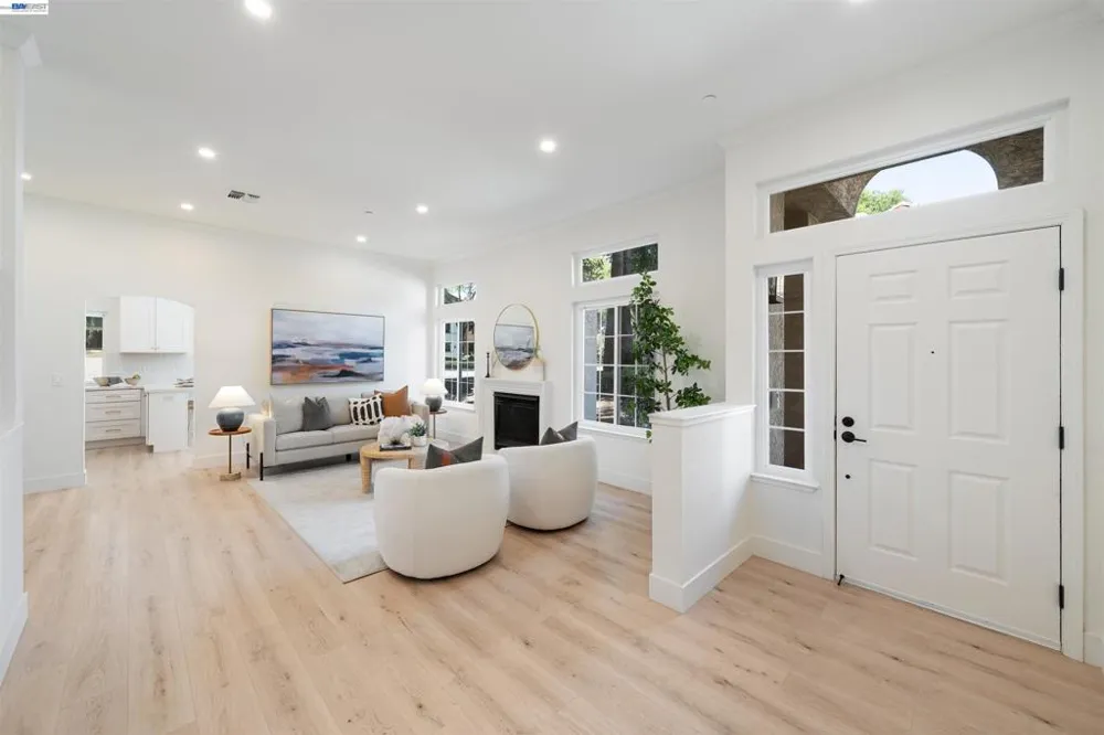5740 Belleza Dr Pleasanton, CA 94588