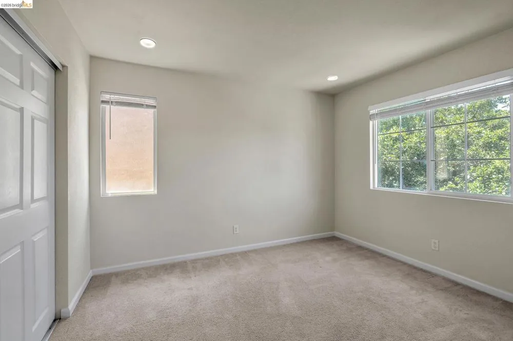 544 Pine Creek Cir Fairfield, CA 94534
