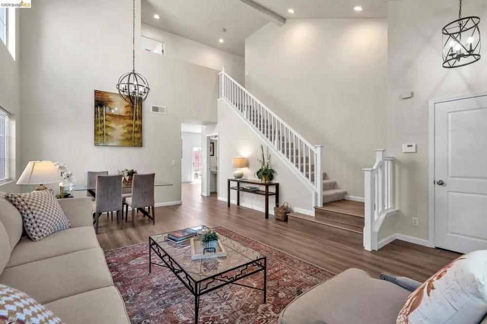 544 Pine Creek Cir Fairfield, CA 94534