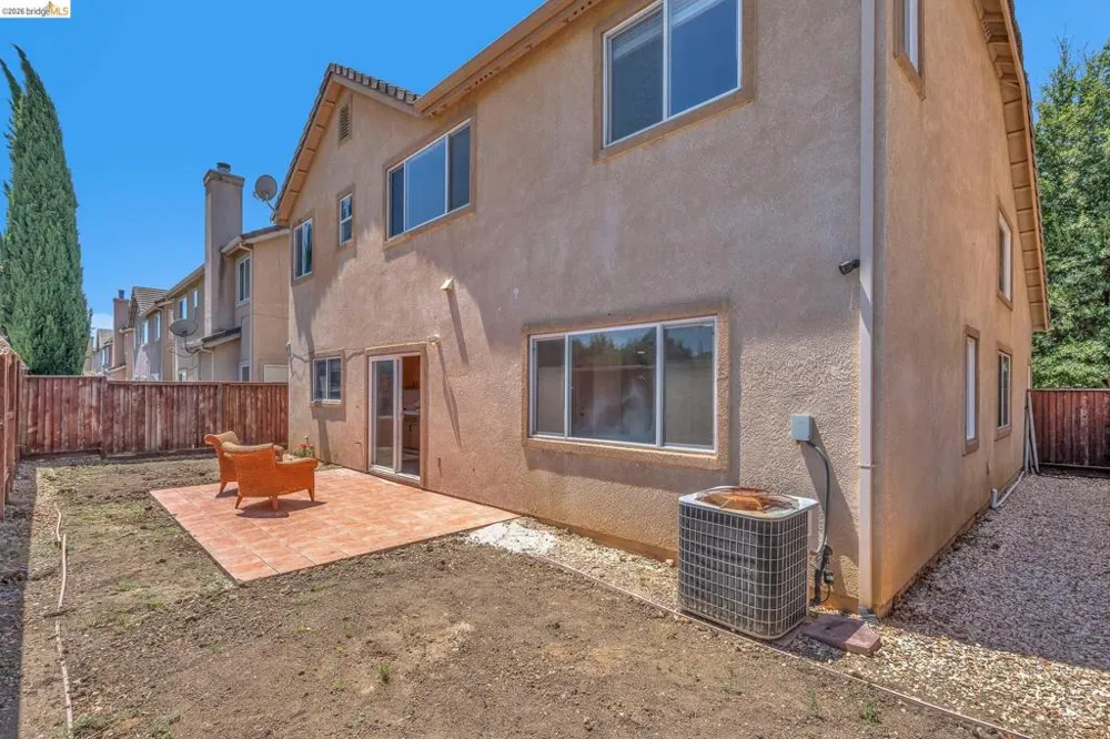 544 Pine Creek Cir Fairfield, CA 94534