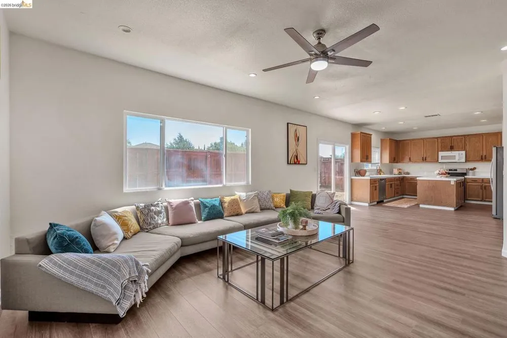 544 Pine Creek Cir Fairfield, CA 94534