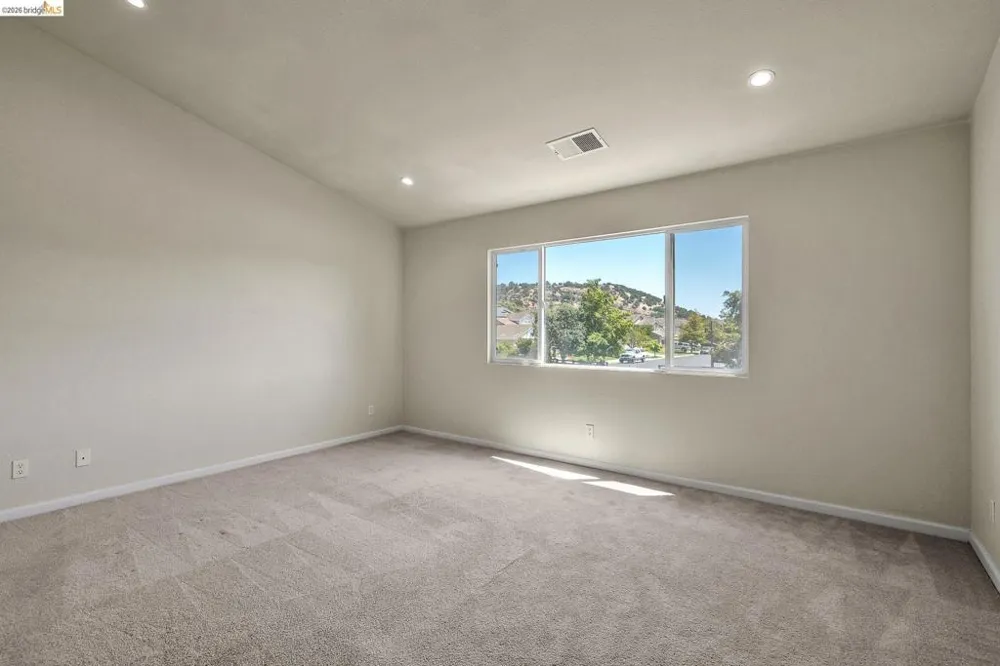 544 Pine Creek Cir Fairfield, CA 94534
