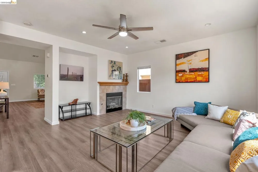 544 Pine Creek Cir Fairfield, CA 94534