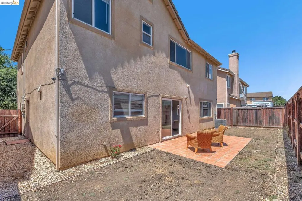 544 Pine Creek Cir Fairfield, CA 94534