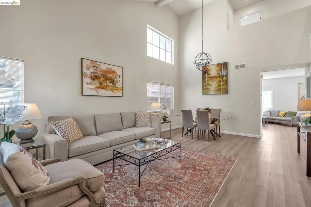 544 Pine Creek Cir Fairfield, CA 94534