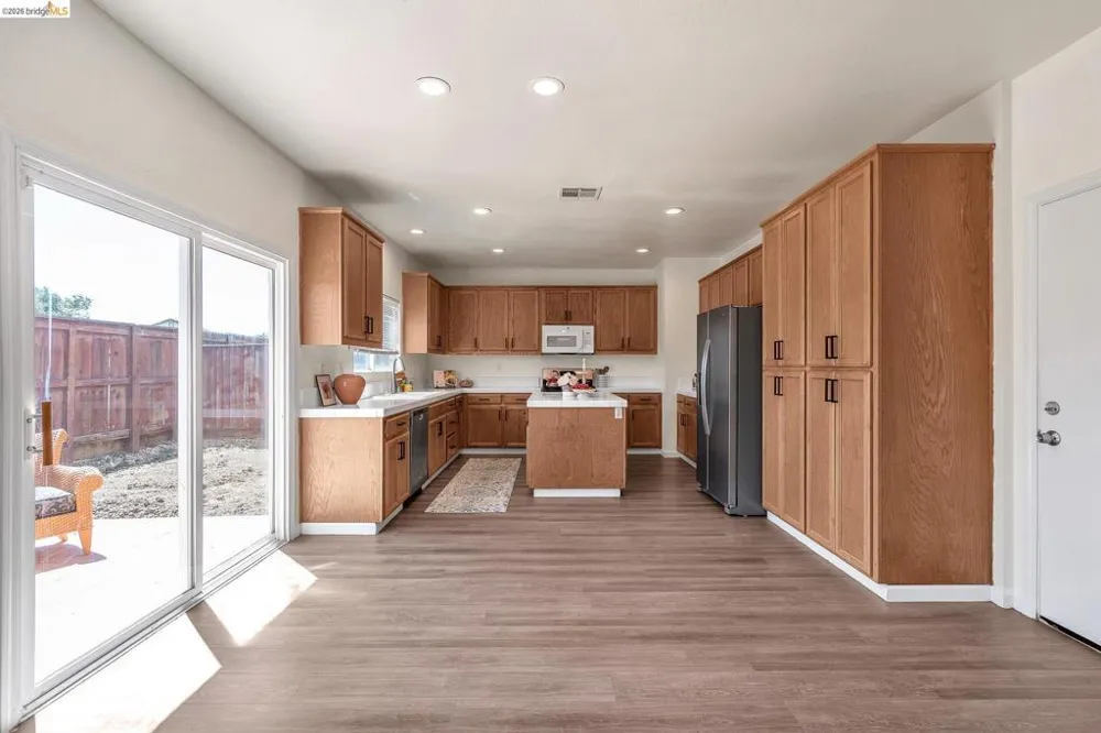 544 Pine Creek Cir Fairfield, CA 94534