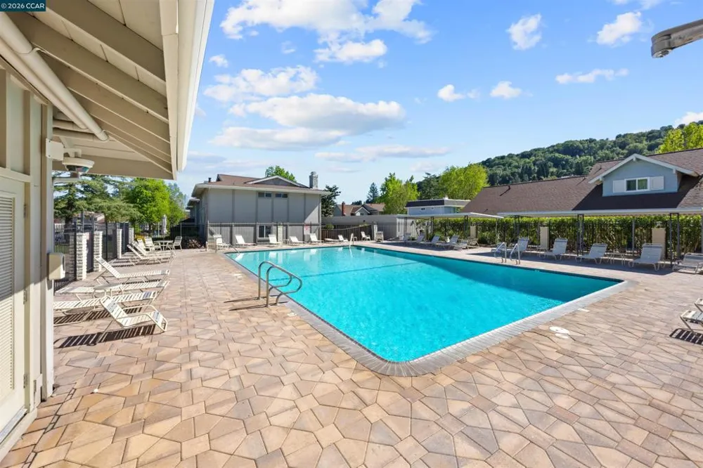 36 Miramonte Dr Moraga, CA 94556