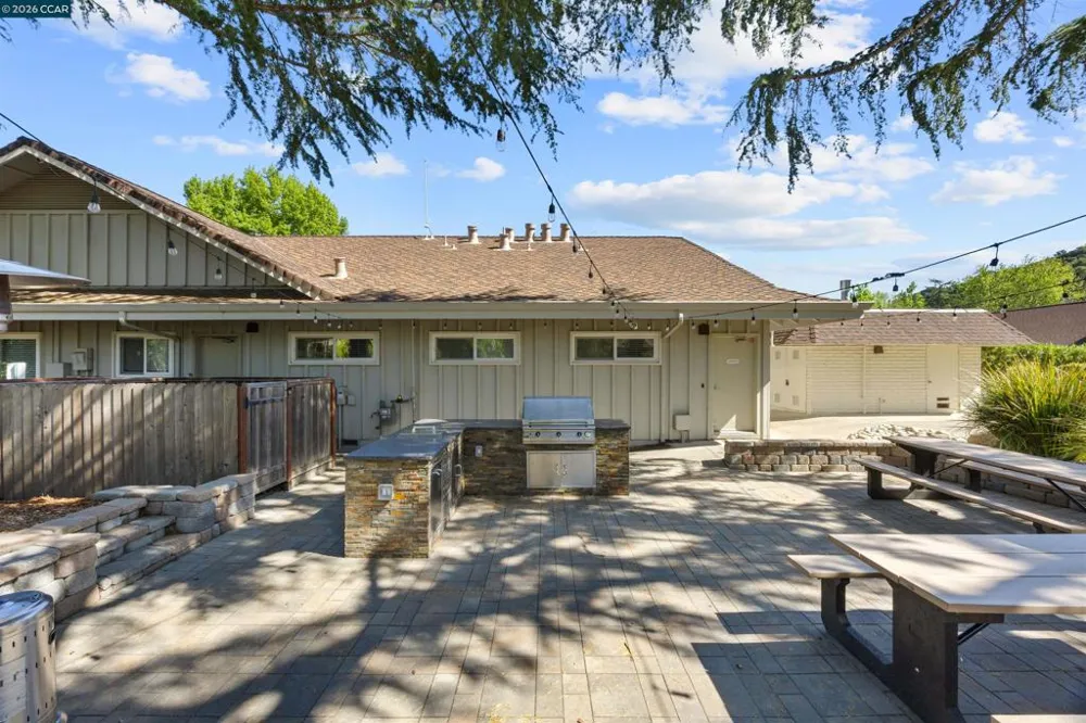 36 Miramonte Dr Moraga, CA 94556