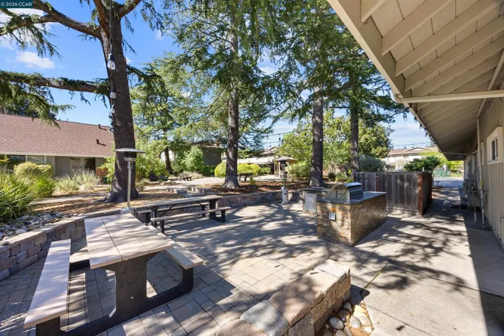 36 Miramonte Dr Moraga, CA 94556