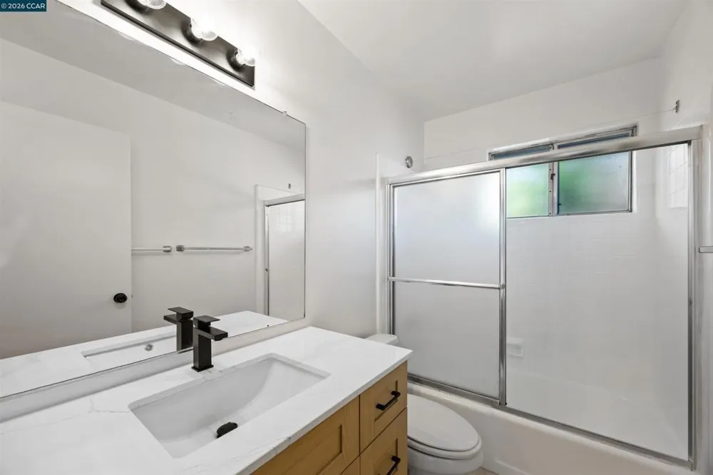 36 Miramonte Dr Moraga, CA 94556