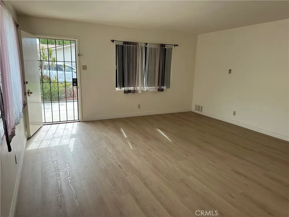 6237 Oak Temple City, CA 91780