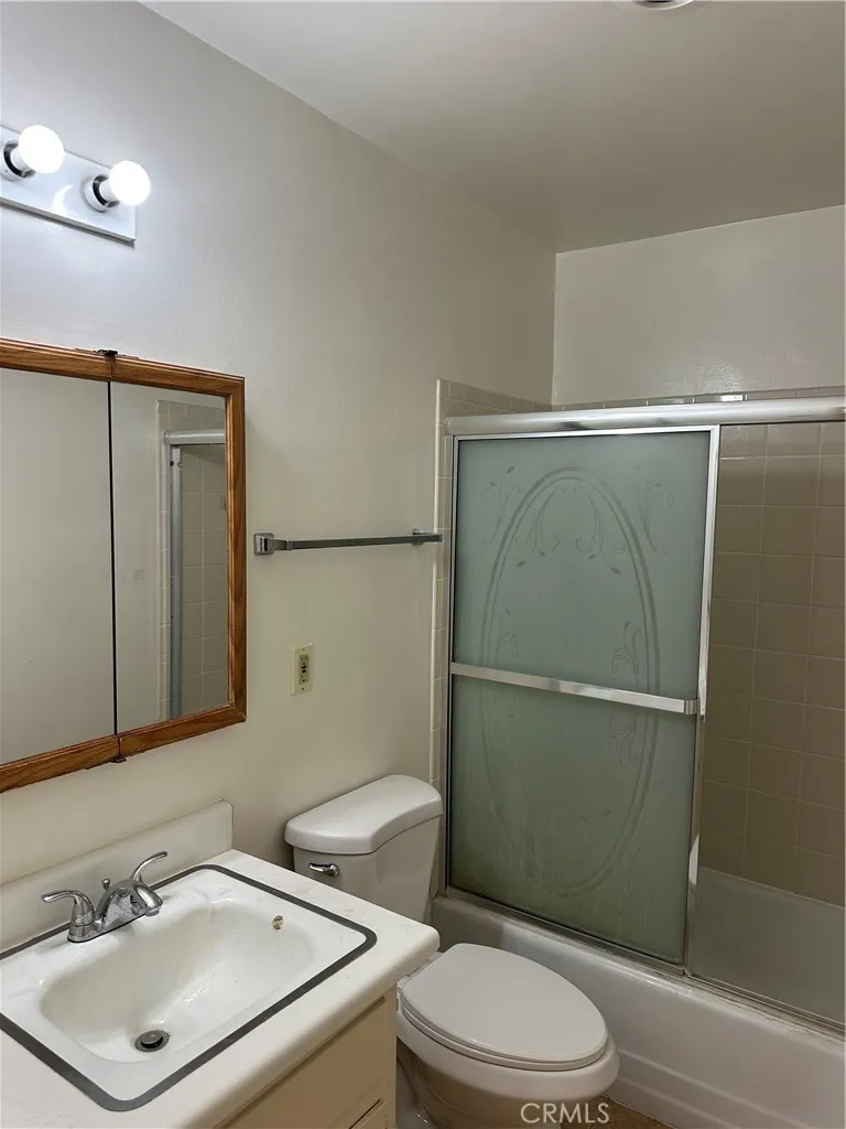6237 Oak Temple City, CA 91780