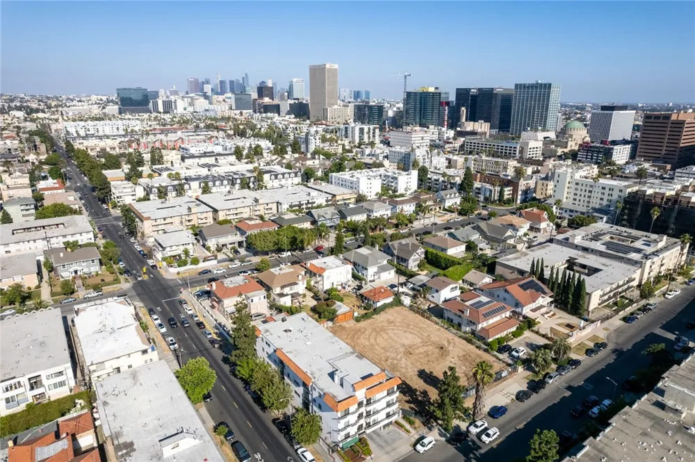 408 S Oxford Los Angeles, CA 90020