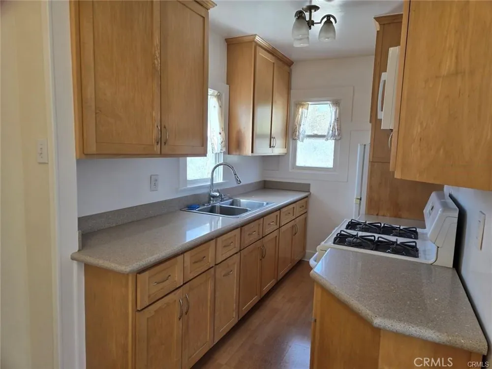 615 Wildrose #C Monrovia, CA 91016