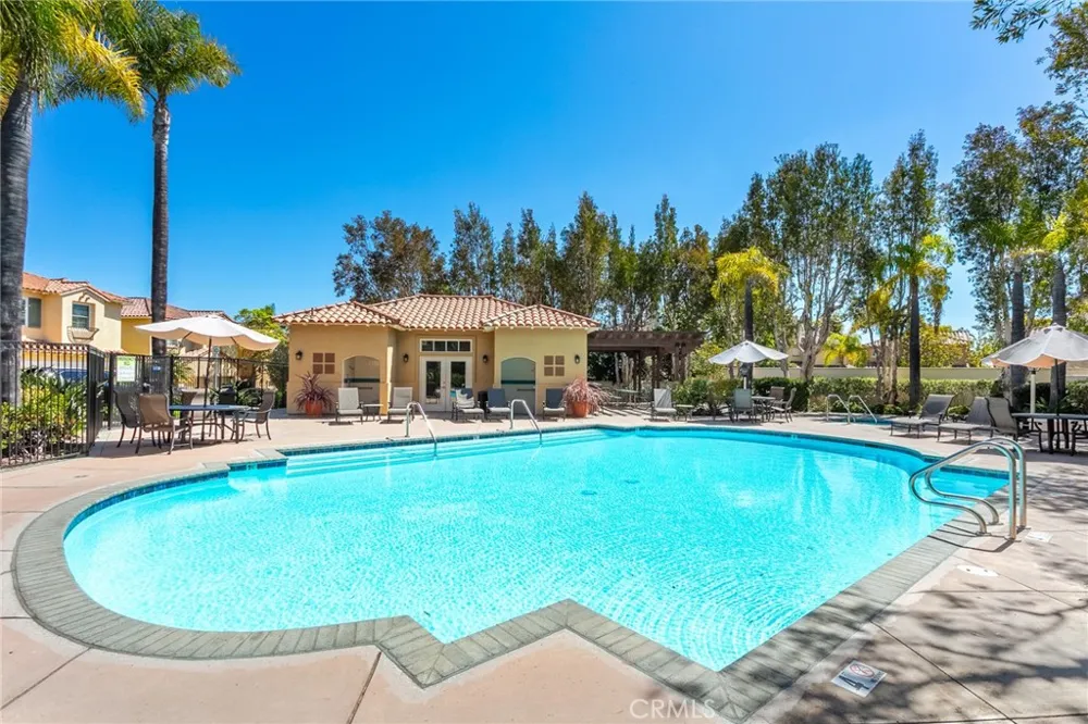 1175 Corte Riviera Camarillo, CA 93010