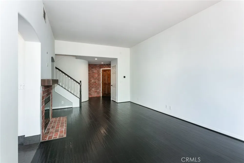 1175 Corte Riviera Camarillo, CA 93010