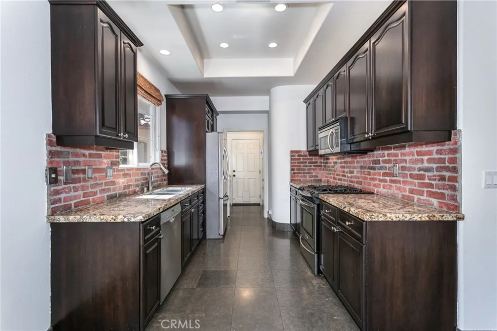 1175 Corte Riviera Camarillo, CA 93010