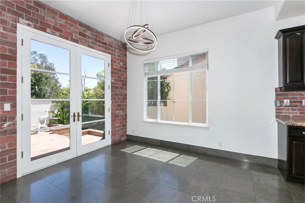 1175 Corte Riviera Camarillo, CA 93010