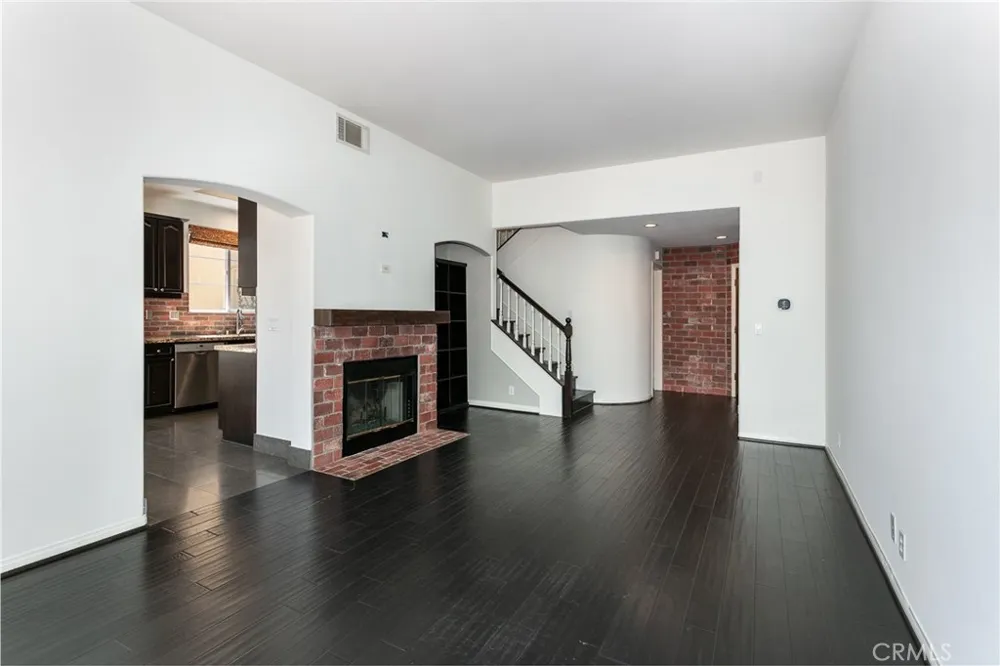 1175 Corte Riviera Camarillo, CA 93010