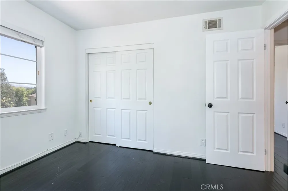 1175 Corte Riviera Camarillo, CA 93010