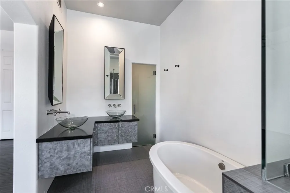 1175 Corte Riviera Camarillo, CA 93010