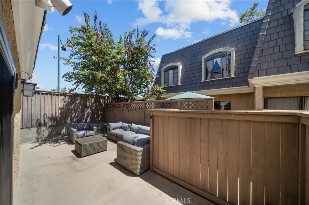 612 Wilcox Avenue Los Angeles, CA 90004