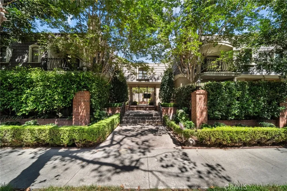 612 Wilcox Avenue Los Angeles, CA 90004