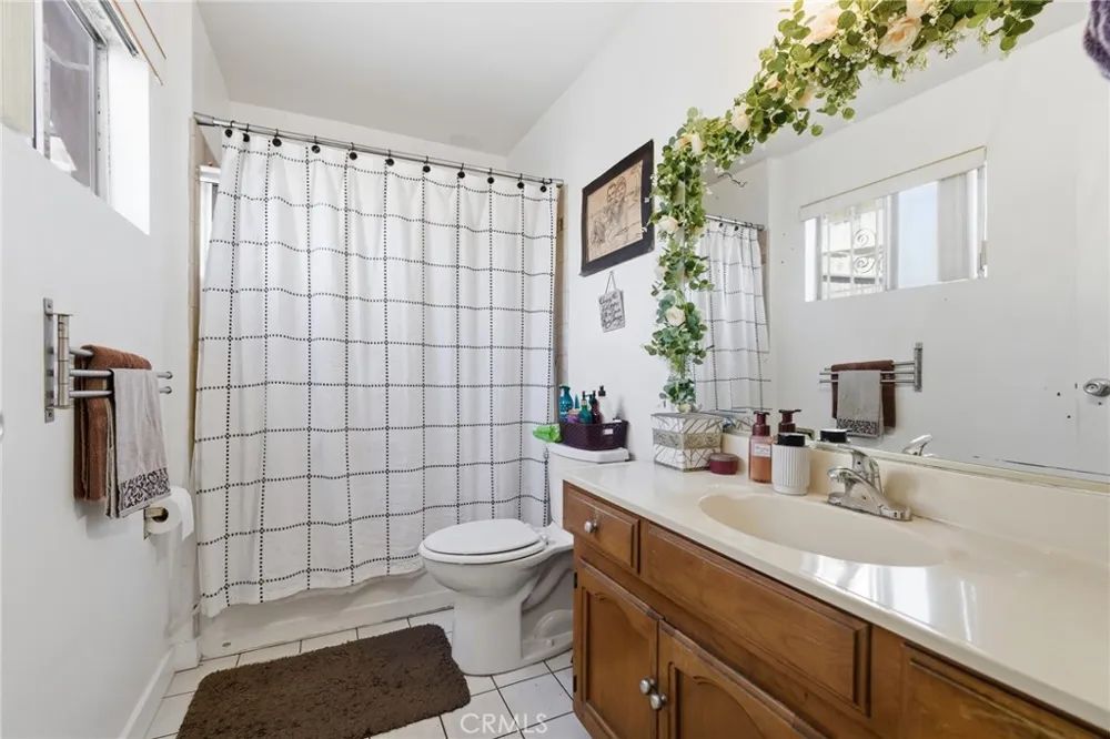 2239 W Sunset Boulevard Los Angeles, CA 90026