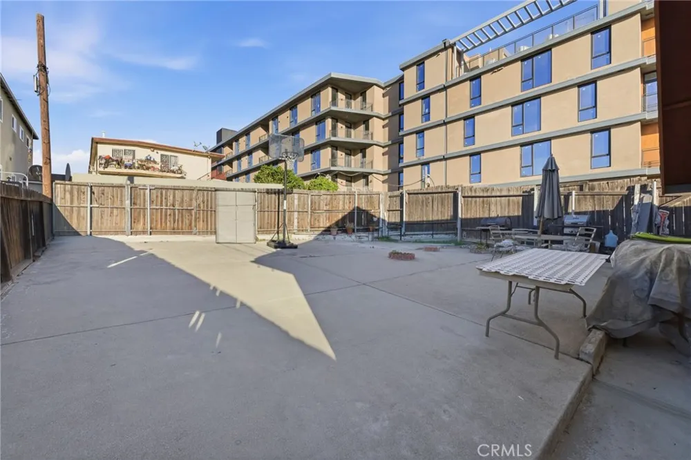 2239 W Sunset Boulevard Los Angeles, CA 90026