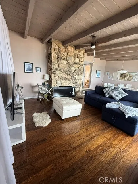 17614 Posetano Road Los Angeles, CA 90272