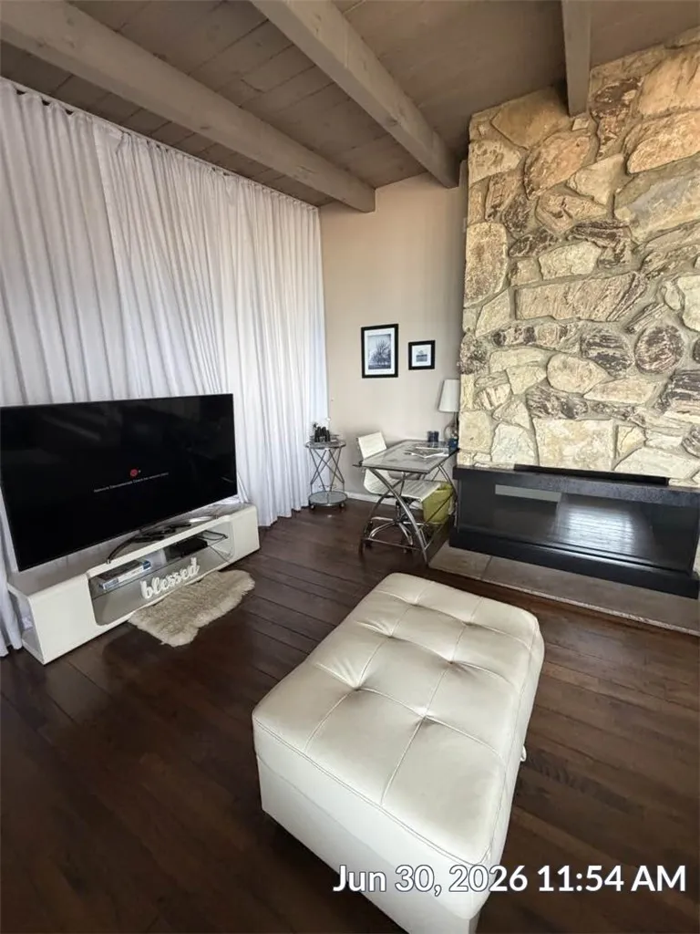 17614 Posetano Road Los Angeles, CA 90272