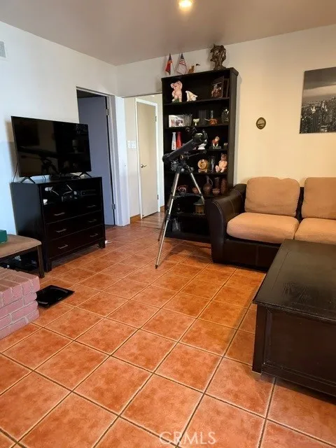 17614 Posetano Road Los Angeles, CA 90272