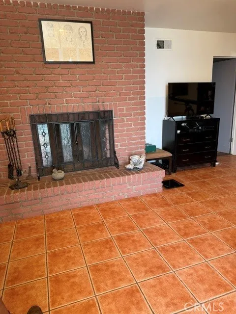 17614 Posetano Road Los Angeles, CA 90272