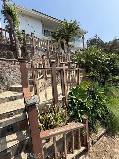 17614 Posetano Road Los Angeles, CA 90272